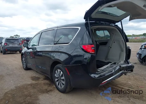 2023 Chrysler Pacifica Hybrid Touring L z USA, uszkodzony, nr VIN 2C4RC1L70PR541580